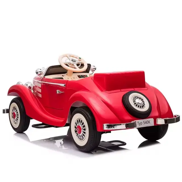 سيارة مرسيدس بنز الكلاسيكية A200 حمراء