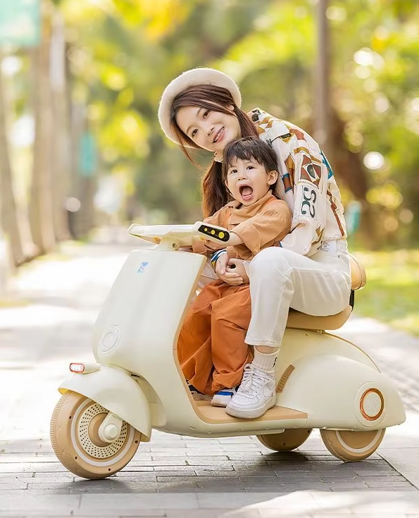 دراجة فيسبا مع الضوء والصوت 