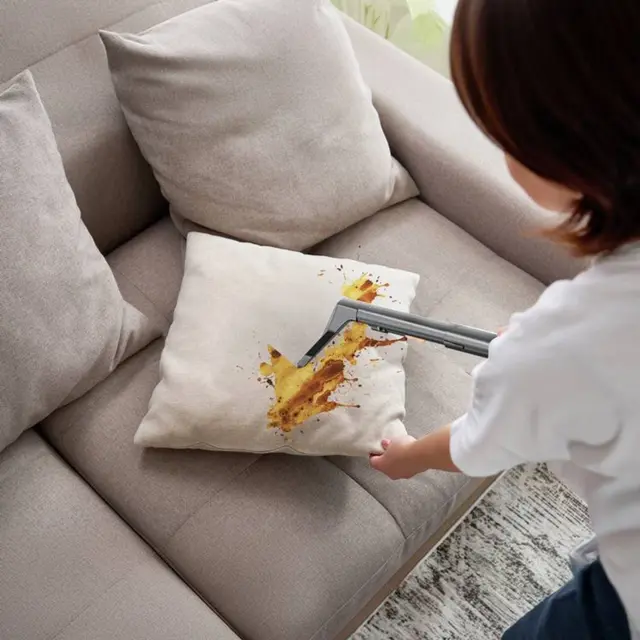 معدات تنظيف الأريكة