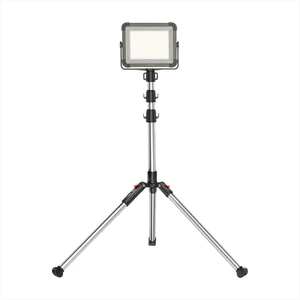 مصباح تخييم يعمل بالطاقة الشمسية ٧٢٠٠ مللي أمبير/ساعة - Green Lion5445 