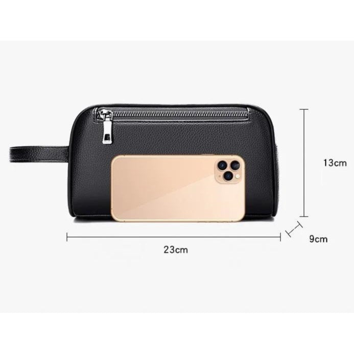 Portable travel pouch with handle for documents and electronics.	حقيبة سفر محمولة مع مقبض للمستندات والإلكترونيات.